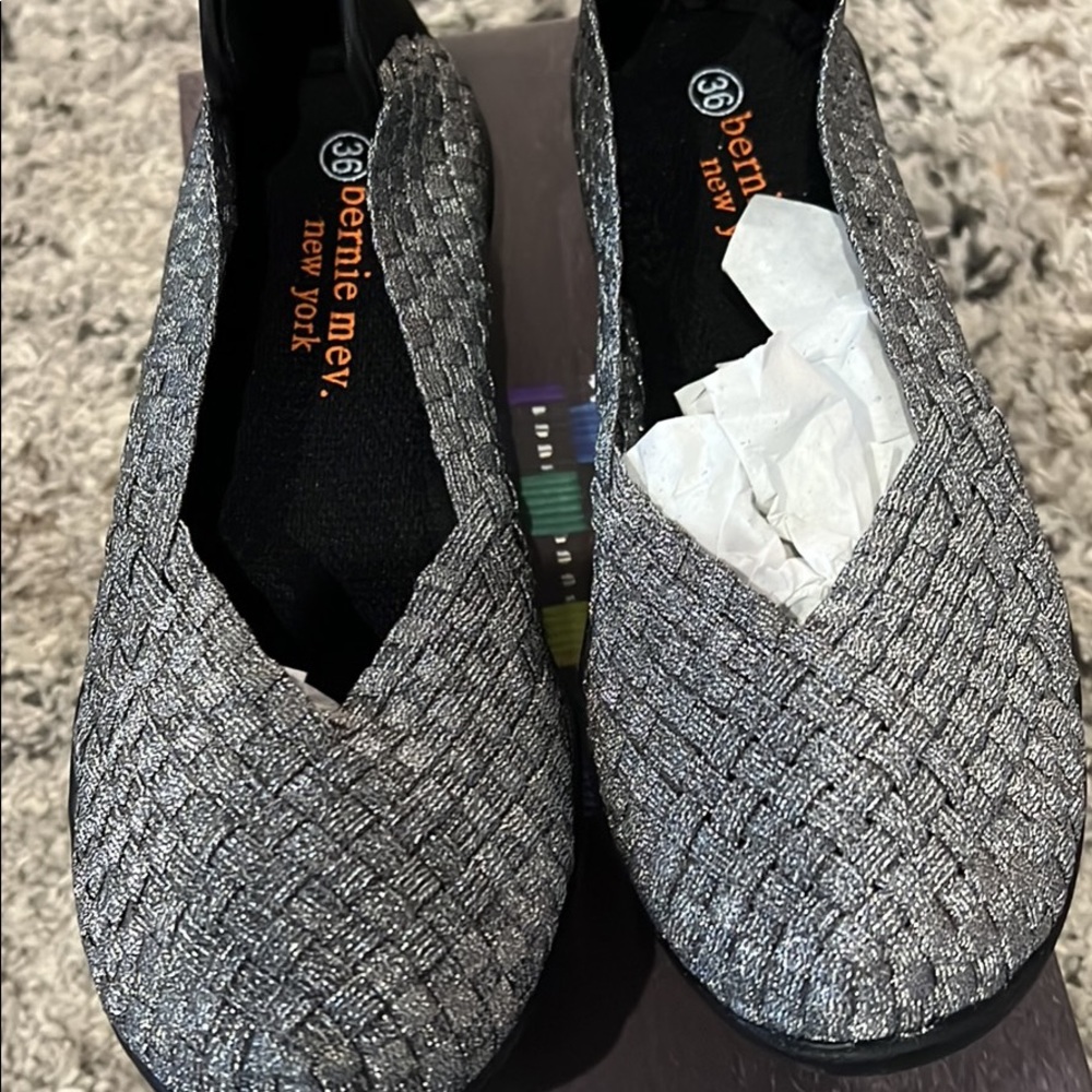 NWT Women’s Bernie Mev Gray Slip on Shoe